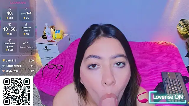 Snapshot of karla_latin_ chatting on 05/29/26, 01:55 karla latin online show from 05/29/26, 01:55