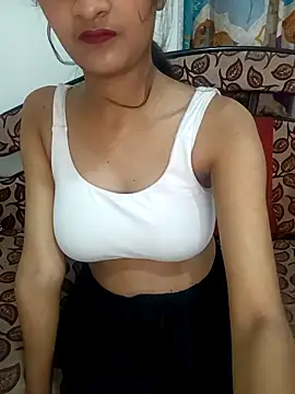 Snapshot of Ceruu chatting on 04/11/26, 04:54 Ceruu online show from 04/11/26, 04:54