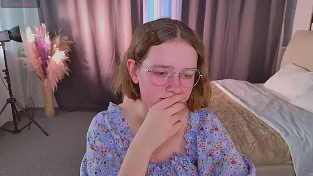 Snapshot of FreeHarmony_ chatting on 04/09/26, 03:29 FreeHarmony online show from 04/09/26, 03:29