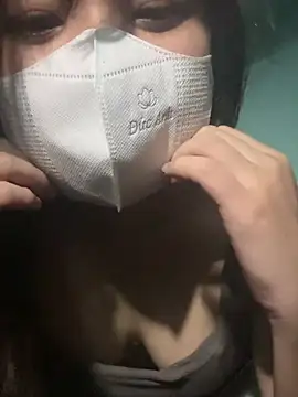 Snapshot of Larissa668 chatting on 04/14/26, 03:39 Larissa668 online show from 04/14/26, 03:39