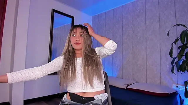 Lucero gomez online show from 04/09/26, 07:31