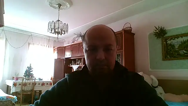 Snapshot of Luceriusbigass chatting on 01/01/25, 12:22 Luceriusbigass online show from 01/01/25, 12:22
