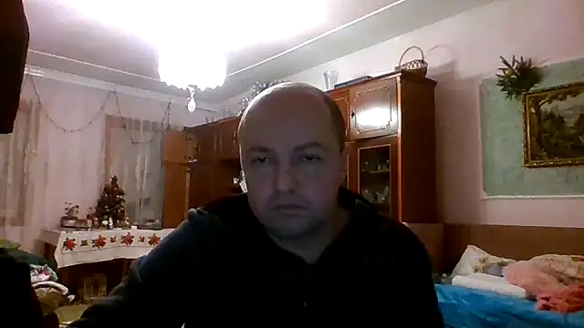 Snapshot of Luceriusbigass chatting on 12/29/24, 05:22 Luceriusbigass online show from 12/29/24, 05:22