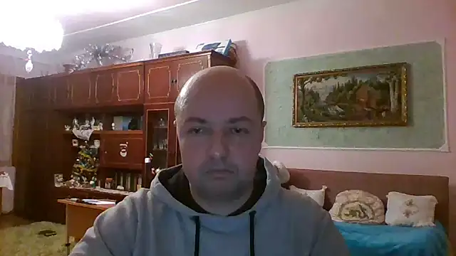Snapshot of Luceriusbigass chatting on 02/09/25, 04:50 Luceriusbigass online show from 02/09/25, 04:50