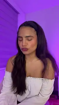 Snapshot of holaRosa chatting on 05/25/26, 10:41 holaRosa online show from 05/25/26, 10:41