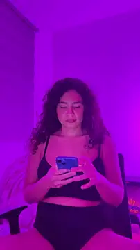 Snapshot of holaRosa chatting on 05/26/26, 11:03 holaRosa online show from 05/26/26, 11:03