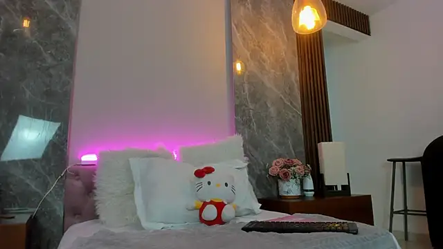 Scarlett Evanss  online show from 04/09/26, 02:34