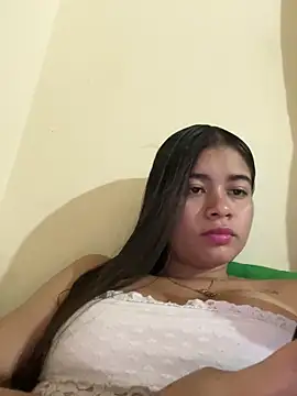 Snapshot of Kloe_zaf chatting on 07/01/26, 03:29 Kloe zaf online show from 07/01/26, 03:29