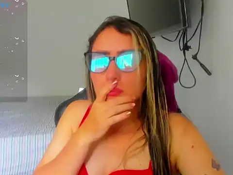 BellaTxM  online show from 04/14/26, 07:41