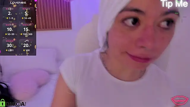 Snapshot of ghostmila chatting on 07/11/26, 01:55 ghostmila online show from 07/11/26, 01:55