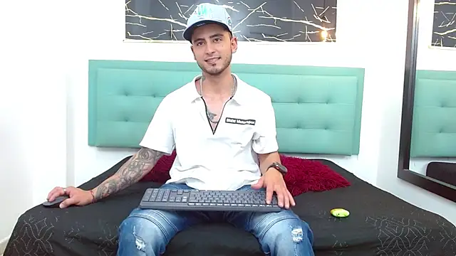 PowerLustX online show from 05/06/26, 04:05