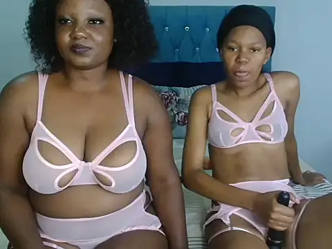 YourWifeyLily online show from 05/05/26, 10:24