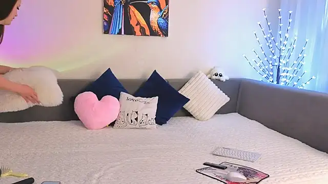 EmilyHottt online show from 05/05/26, 10:51