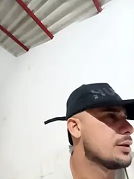 Snapshot of franDuxxx chatting on 04/09/26, 02:57 franDuxxx online show from 04/09/26, 02:57