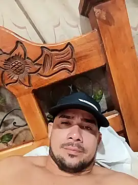 Snapshot of franDuxxx chatting on 04/10/26, 06:26 franDuxxx online show from 04/10/26, 06:26