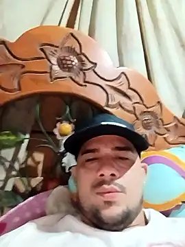 Snapshot of franDuxxx chatting on 04/11/26, 10:52 franDuxxx online show from 04/11/26, 10:52