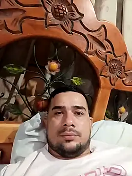 Snapshot of franDuxxx chatting on 04/12/26, 12:41 franDuxxx online show from 04/12/26, 12:41