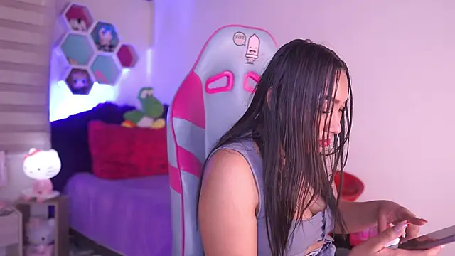 Snapshot of deasy_ chatting on 04/14/26, 10:15 deasy online show from 04/14/26, 10:15