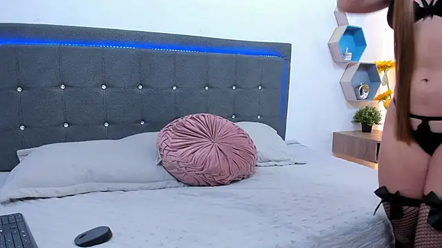 NatashaDiamond online show from 04/18/26, 01:24