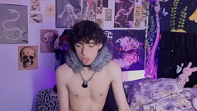 Otter Moon online show from 05/19/26, 03:13