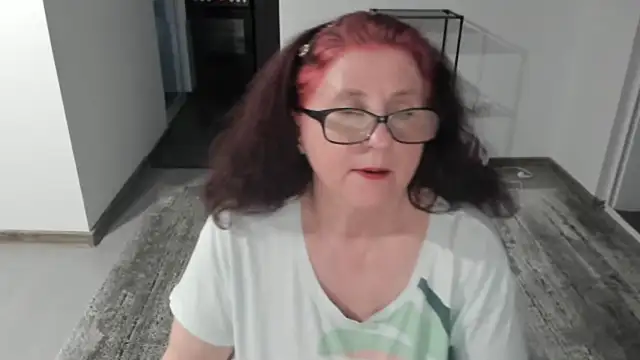 Snapshot of CatherineRowe chatting on 01/28/25, 03:25 CatherineRowe online show from 01/28/25, 03:25