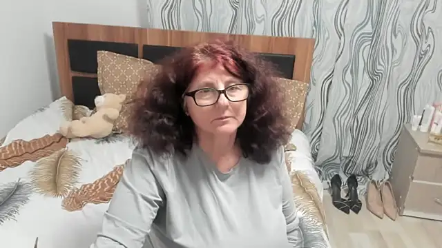 Snapshot of CatherineRowe chatting on 01/15/25, 01:52 CatherineRowe online show from 01/15/25, 01:52