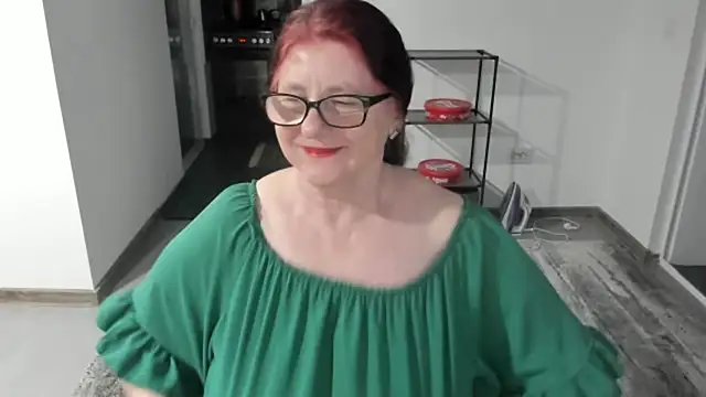 Snapshot of CatherineRowe chatting on 01/28/25, 05:11 CatherineRowe online show from 01/28/25, 05:11