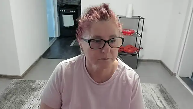 Snapshot of CatherineRowe chatting on 01/18/25, 08:31 CatherineRowe online show from 01/18/25, 08:31