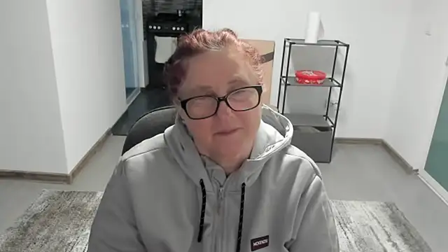 Snapshot of CatherineRowe chatting on 01/20/25, 02:14 CatherineRowe online show from 01/20/25, 02:14