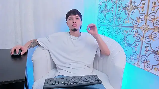 NewDannii online show from 04/08/26, 12:39