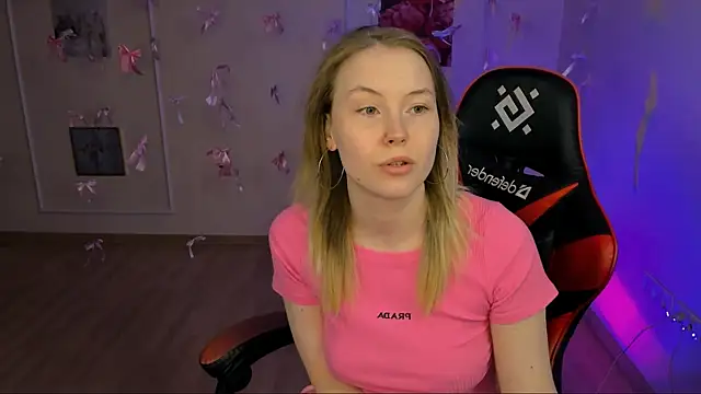 yourella online show from 04/13/26, 09:02