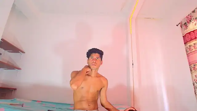 Snapshot of axelsexxy chatting on 04/10/26, 06:59 axelsexxy online show from 04/10/26, 06:59