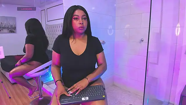 NatashaLuxy online show from 05/07/26, 04:43