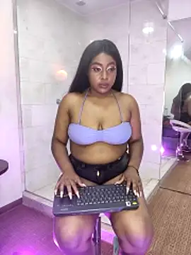 NatashaLuxy online show from 05/06/26, 08:02