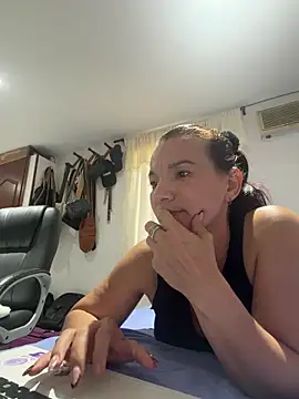 Snapshot of valery_fitt chatting on 04/21/26, 10:38 valery fitt online show from 04/21/26, 10:38