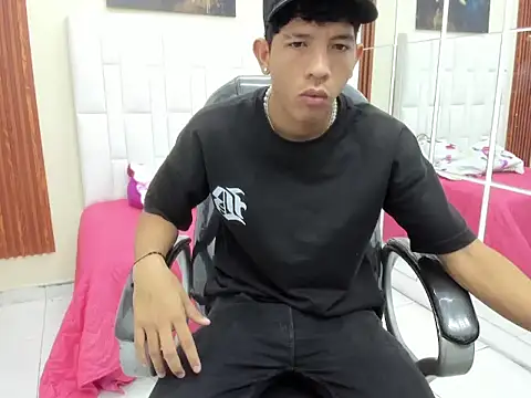 Snapshot of Alexander_villa_ chatting on 04/08/26, 10:11 Alexander villa online show from 04/08/26, 10:11