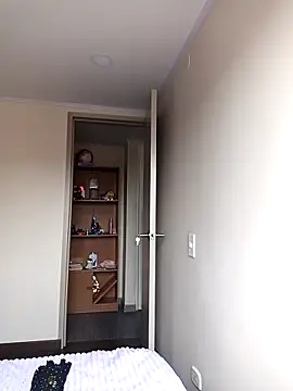 celeste beacker online show from 04/14/26, 06:13