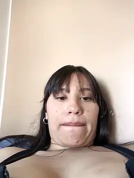 celeste beacker online show from 04/12/26, 09:07