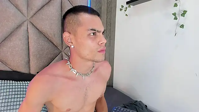 Snapshot of RomeoBoselli__ chatting on 04/09/26, 07:53 RomeoBoselli online show from 04/09/26, 07:53