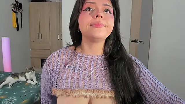 Snapshot of _iamrousie_ chatting on 06/11/26, 01:30 iamrousie online show from 06/11/26, 01:30