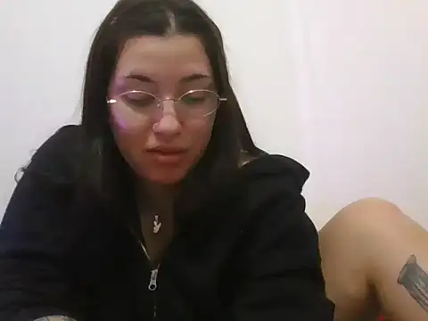cherryxxox online show from 04/17/26, 01:52
