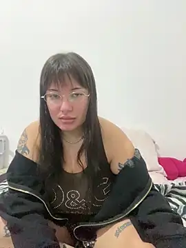 cherryxxox online show from 05/04/26, 02:37
