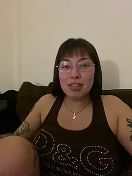 cherryxxox online show from 06/09/26, 04:02