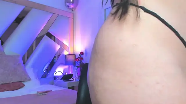 AshleyFerreer online show from 04/13/26, 05:50