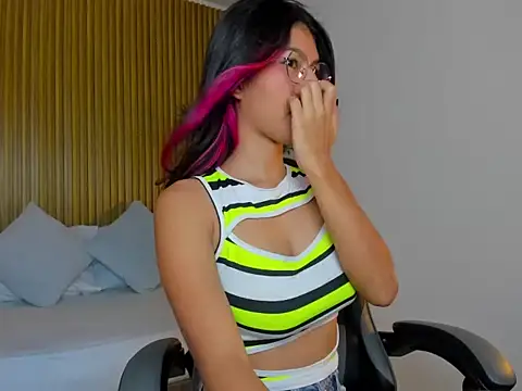 Snapshot of rosalita4_ chatting on 04/14/26, 07:19 rosalita4 online show from 04/14/26, 07:19