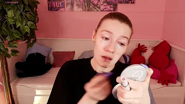 Snapshot of Vanessa___Lui chatting on 04/08/26, 02:51 Vanessa Lui online show from 04/08/26, 02:51