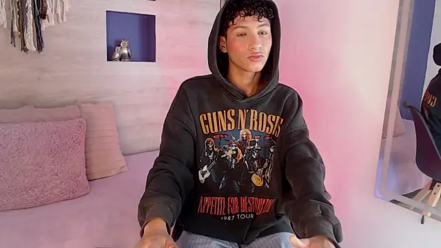 Velvet An online show from 05/15/26, 03:26