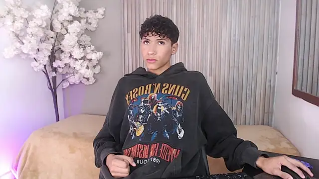 Snapshot of Velvet_An chatting on 04/12/26, 01:58 Velvet An online show from 04/12/26, 01:58