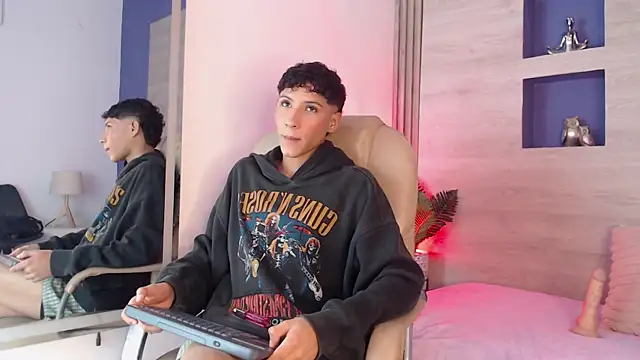 Velvet An online show from 04/28/26, 04:06