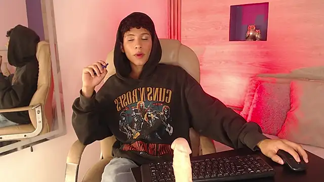 Velvet An online show from 04/23/26, 07:15